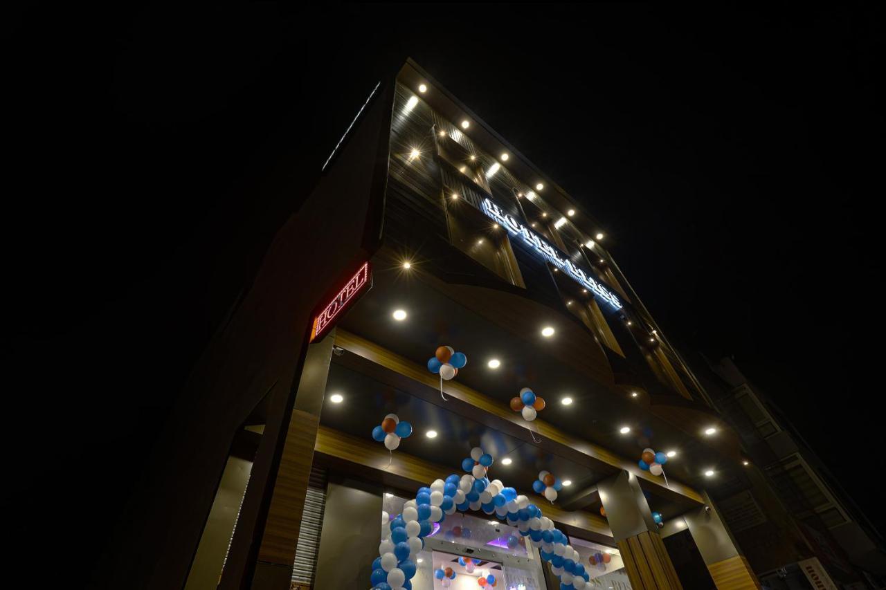Hotel Bliss Zirakpur Екстер'єр фото