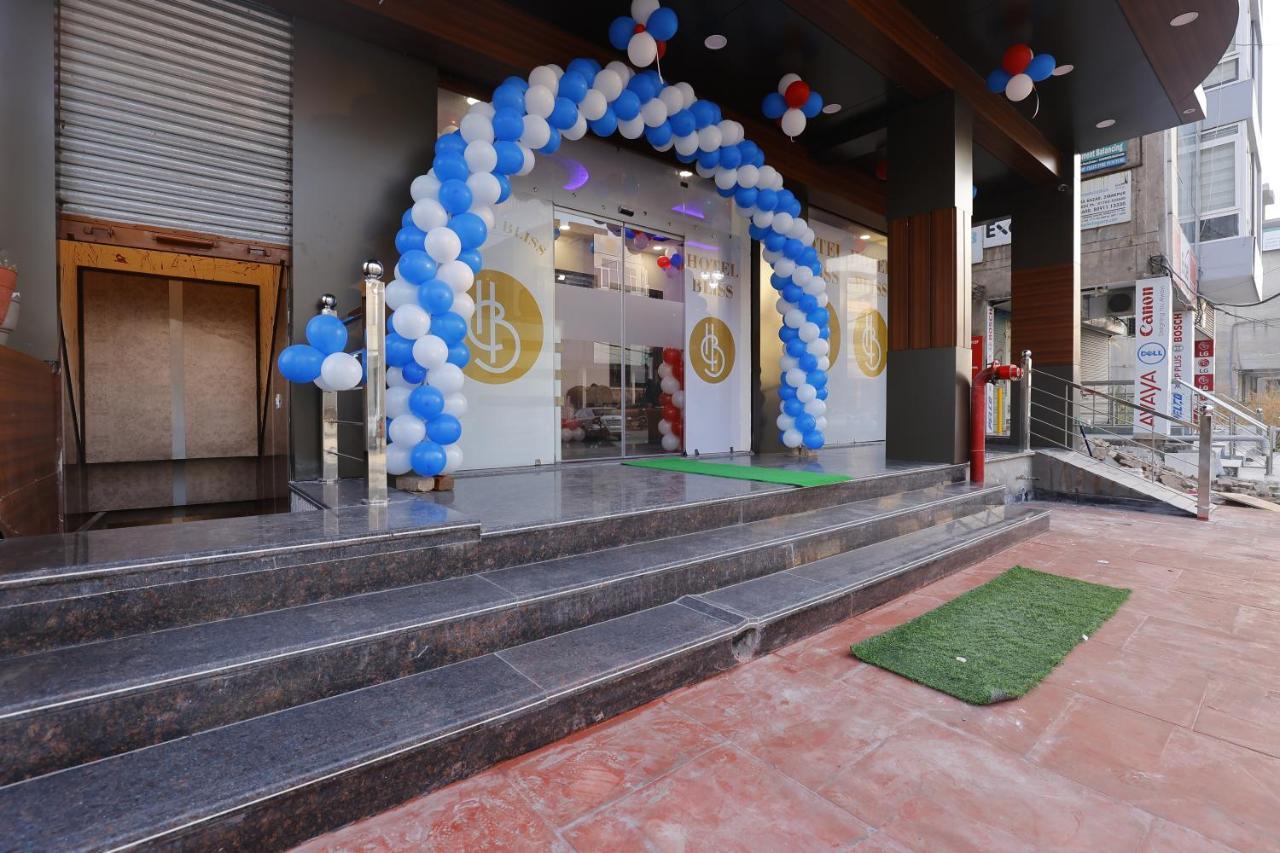 Hotel Bliss Zirakpur Екстер'єр фото