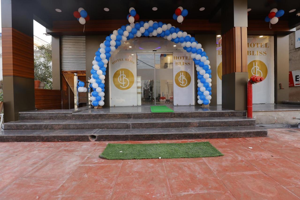 Hotel Bliss Zirakpur Екстер'єр фото
