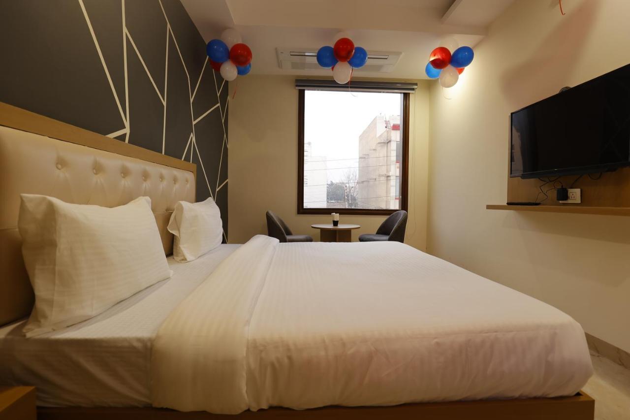 Hotel Bliss Zirakpur Екстер'єр фото