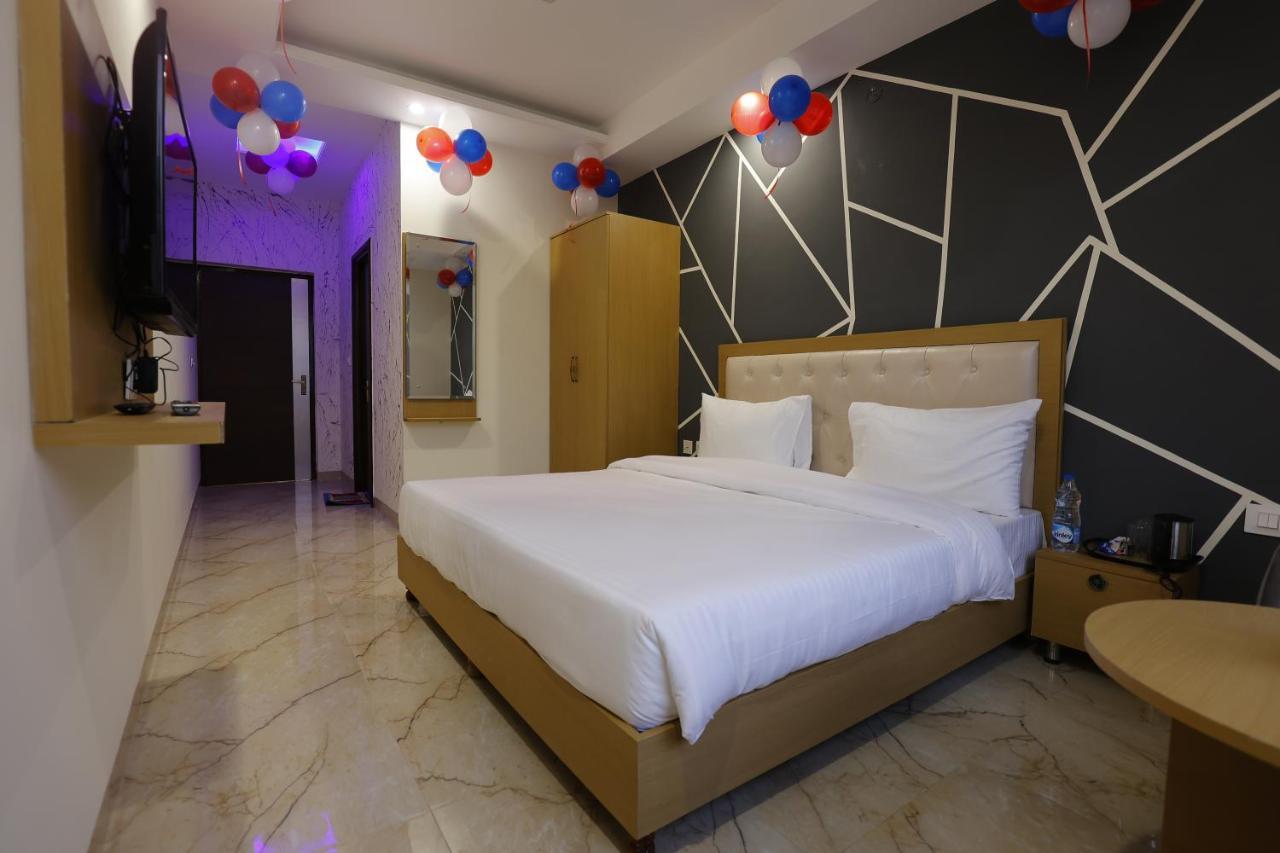 Hotel Bliss Zirakpur Екстер'єр фото
